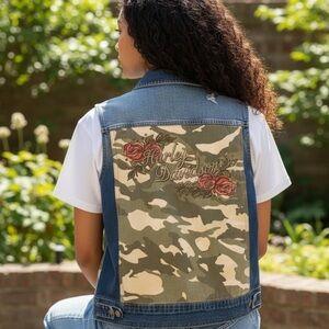 Harley Davidson Vintage Stud Denim Vest Size M Blue Camo NWT